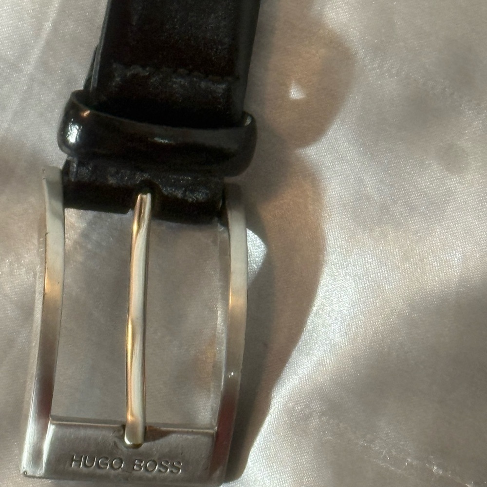 Hugo Boss Metallic Silver Belt Buckle - Picture 2 of 3